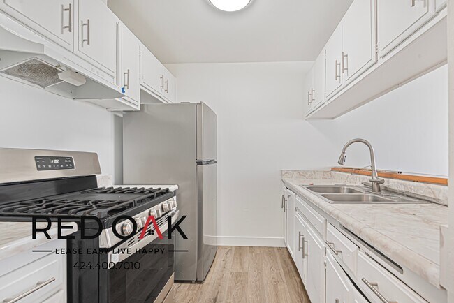 Photo - ~1 Month FREE~ Bright and Welcoming One Be... Unidad 312