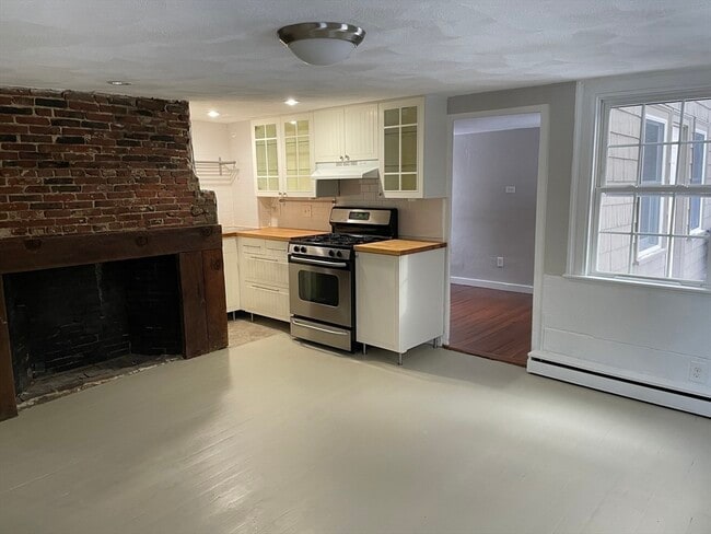 Photo - 10 Palfrey Ct Unit 1