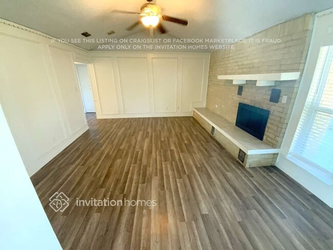 Photo - 340 NW Summercrest Blvd