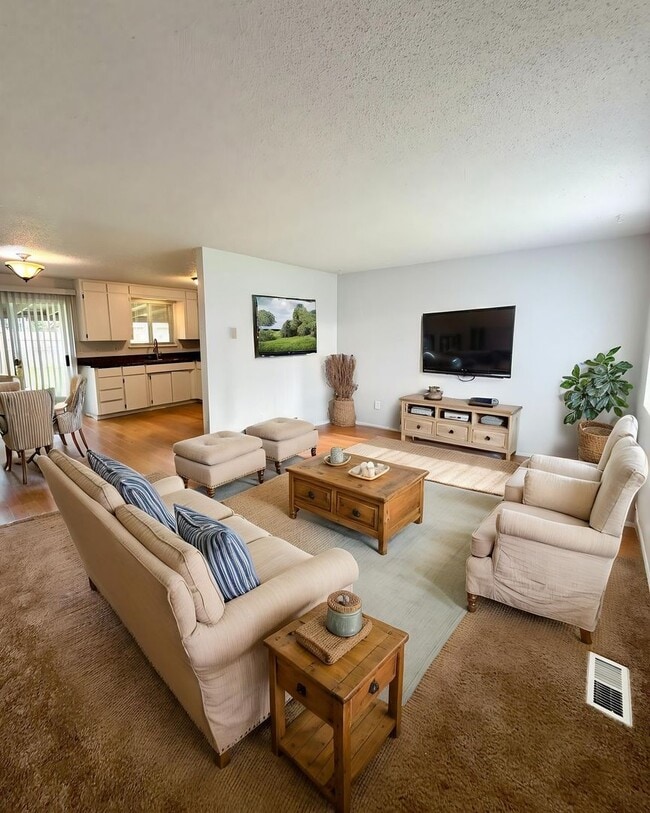 Photo - $100 OFF 1st Month's Rent!  Spanaway Area 3 Bedroom Rambler