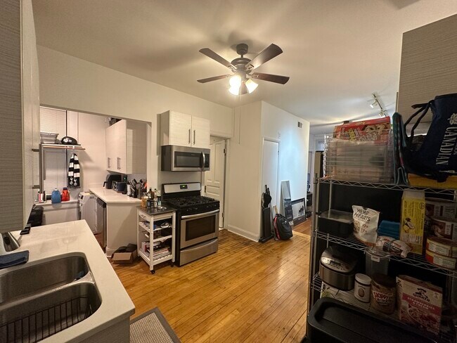 Photo - 1350 N Greenview Ave