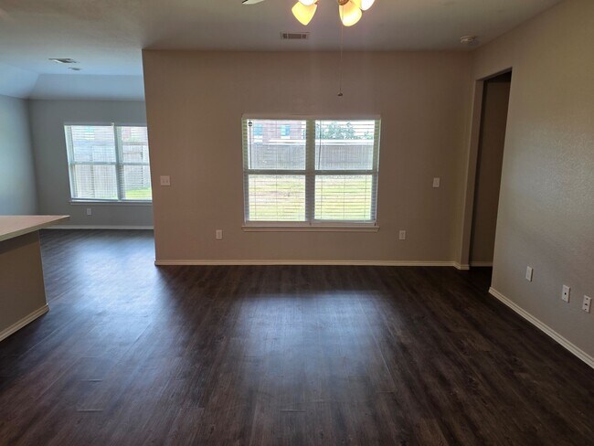 Photo - 20714 Southern Wds Blvd