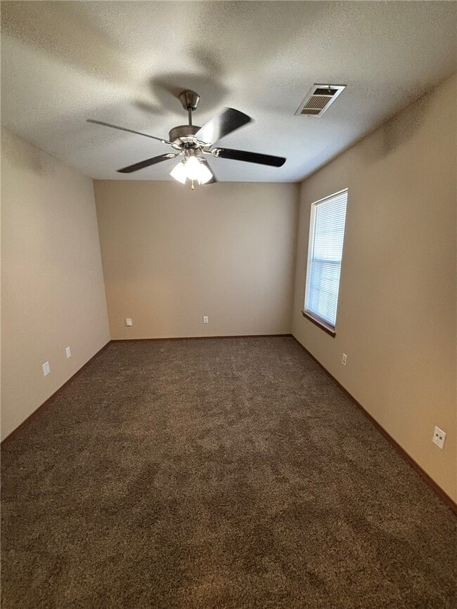 Photo - 1202 SW Quartz Ave
