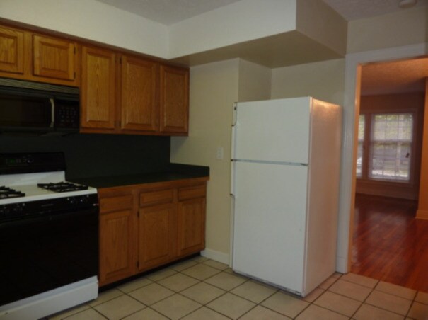 3833 Elmwood Ave