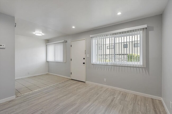 Photo - 6500 Donal Ave