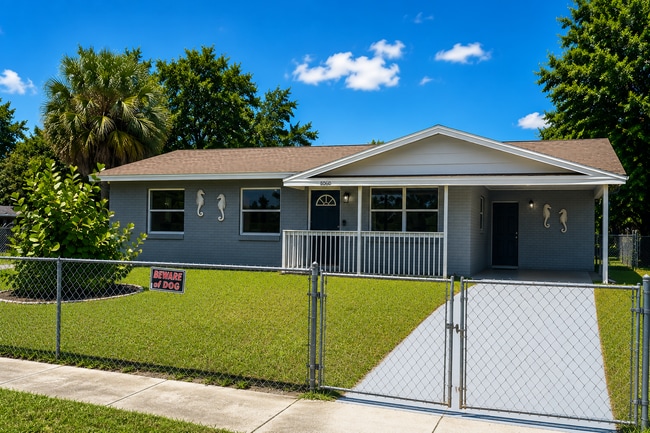Photo - 1060 E Patrick Cir