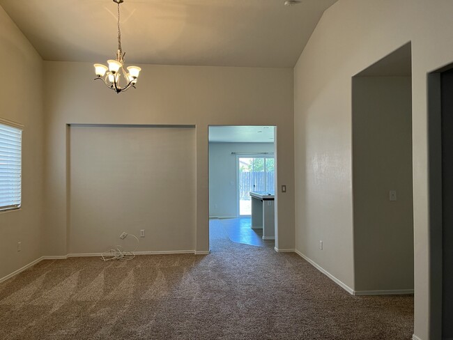 Building Photo - 1394 W Bella Oaks Way Rental