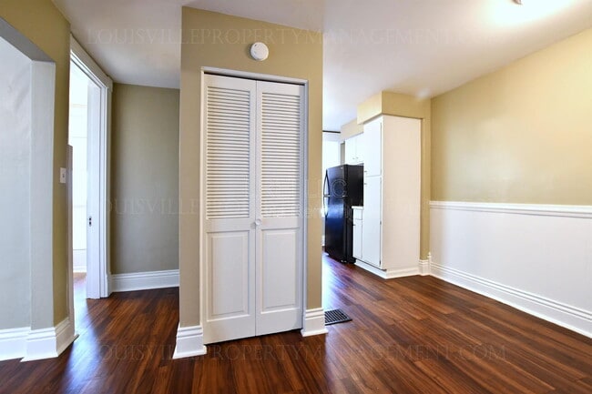 Photo - 319 W Lee St Unit 2