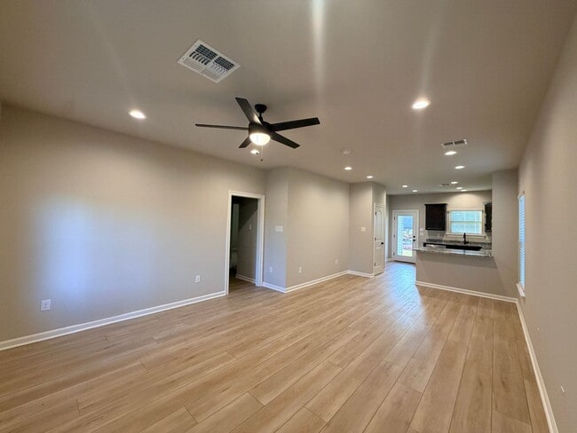 Photo - 187 Berkshire Pl