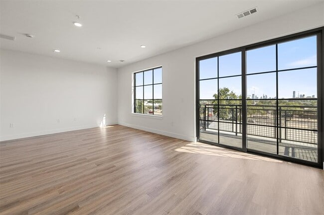 Building Photo - 4315 S Congress Ave Unit 428 Rental
