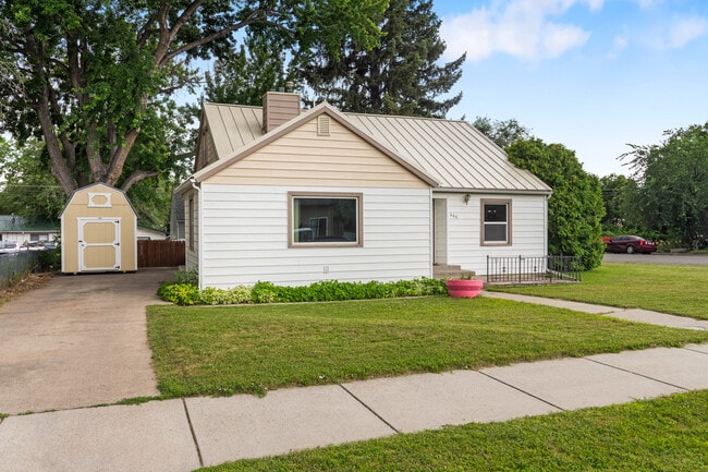 Photo - 644 Avenue F