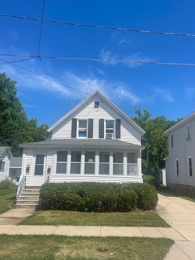 Photo - 734 Vine Ave