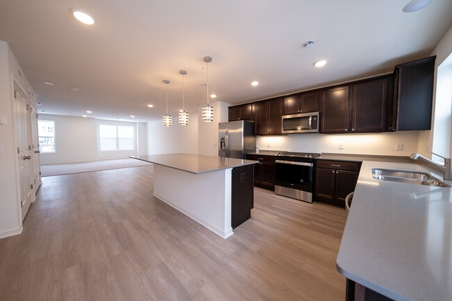 Photo - 5885 156th St W