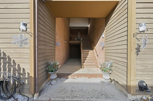 Photo - 85 Laurel Hollow Ct