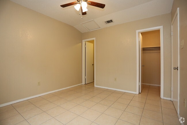 1 HAB, 1 BA - 535 ft²