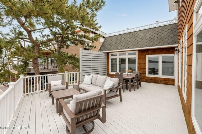 484 Ocean Ave