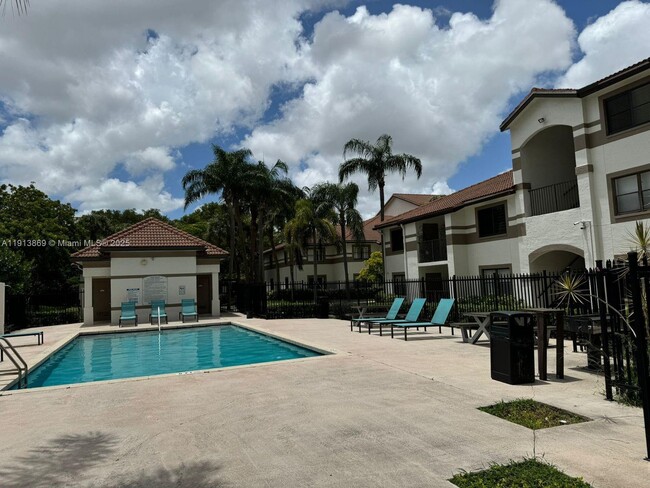 Photo - 570 S Park Rd Unit 33-6