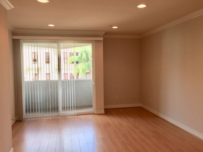 Photo - Large upgraded 1 Bdrm, 1 Bath w/storage ro... Unidad 307