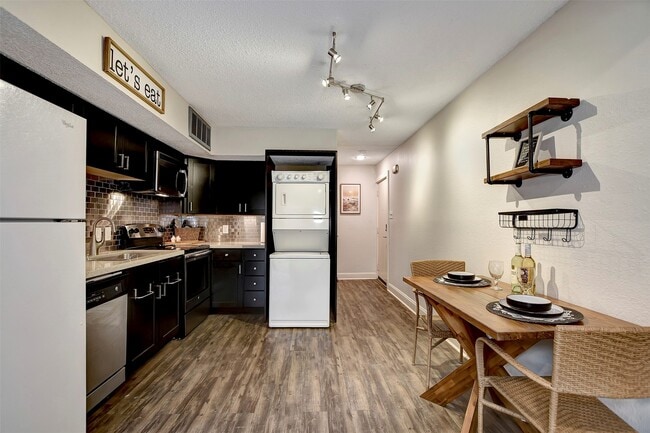 Building Photo - 12900 Walden Rd Unit 407D