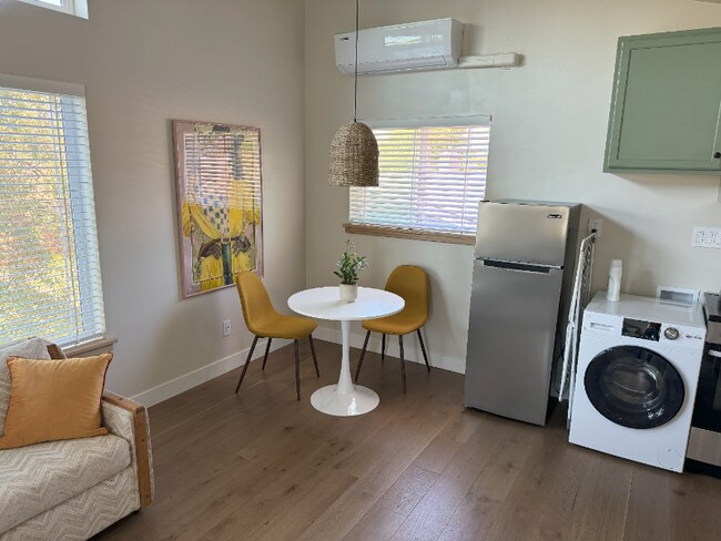 Photo - 727 NE Marshall Ave