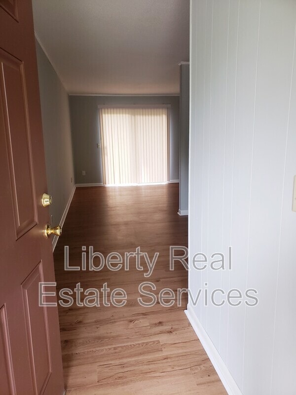 Photo - 991 Live Oak Dr