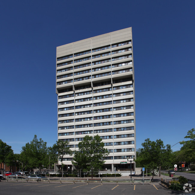 Chateau Student Housing Cooperative - Chateau Student Housing Cooperative Apartments