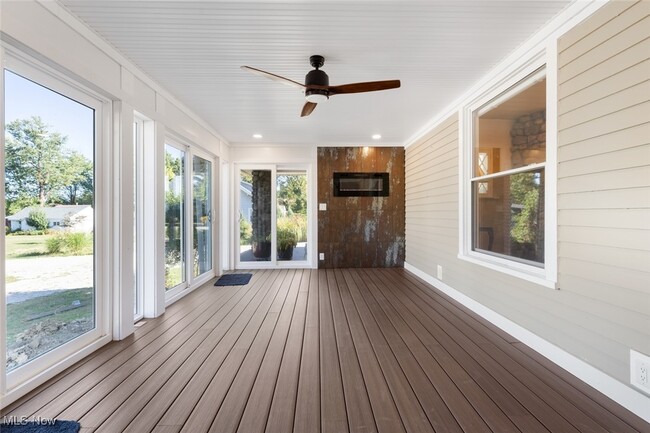 Photo - 31103 Lakeshore Blvd