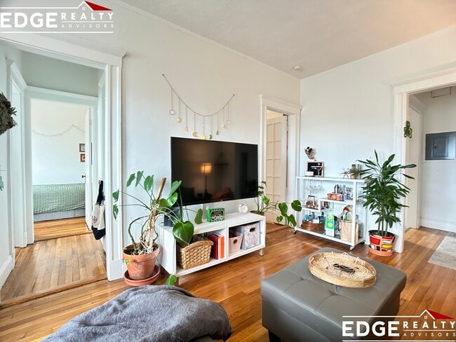 Photo - 264 Kelton St Unit 9