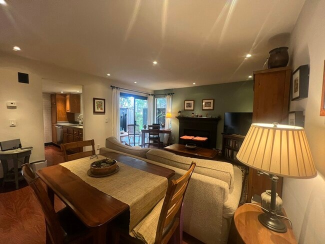 Photo - 5194 Makati Cir