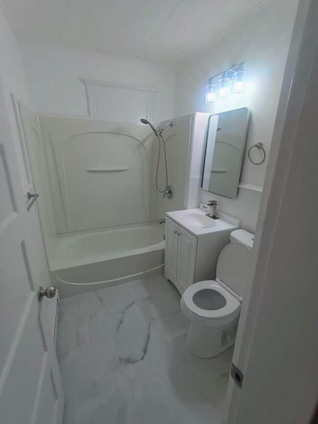 Photo - 152 Turner Ave Unit 2