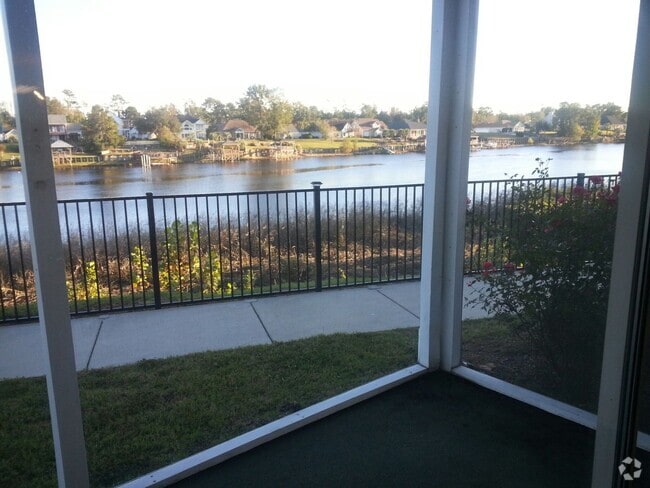 Building Photo - 1st Floor 1 Bedroom Condo in Waterway Village Unit 27-B