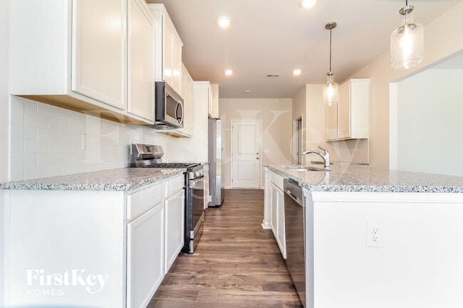 Photo - 806 Birchcrest Wy