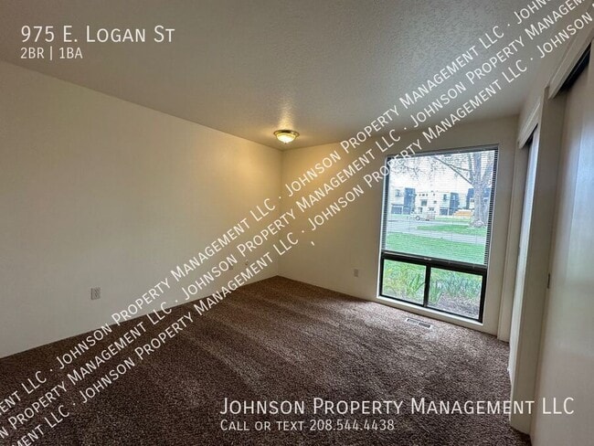 Photo - 975 E Logan St