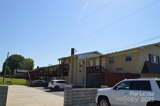 Building Photo - 2166 Old Mountain Rd Unit C Rental