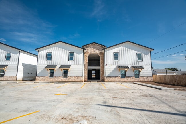 Photo - 716 Ragland Road