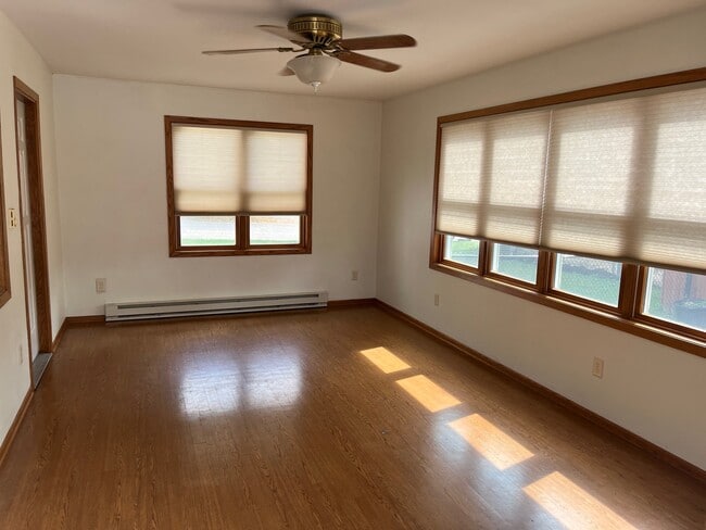 Enclosed sun porch - 1403 Clay St
