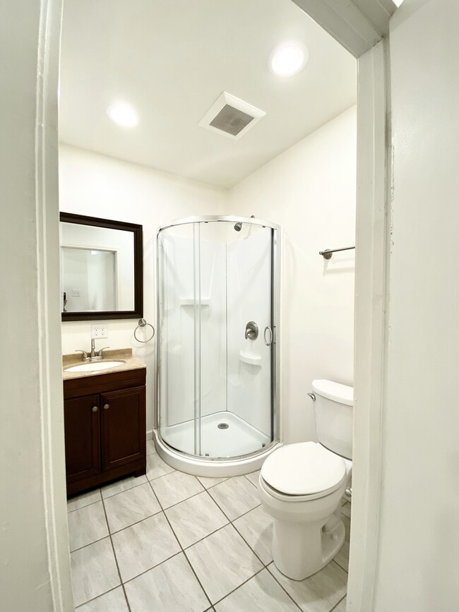 Photo - 1140 Ash St Unidad 102