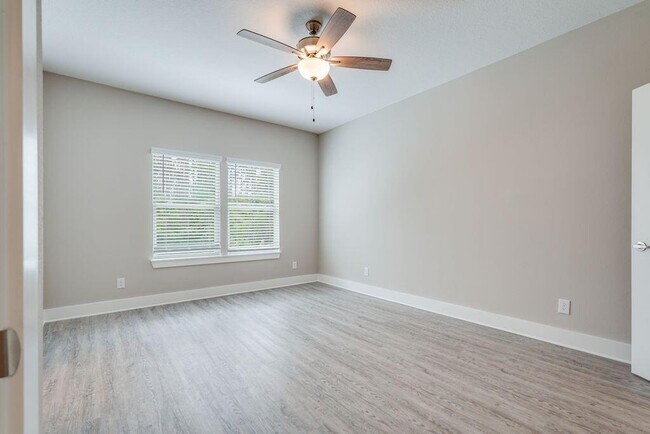 90 Date Palm Ln