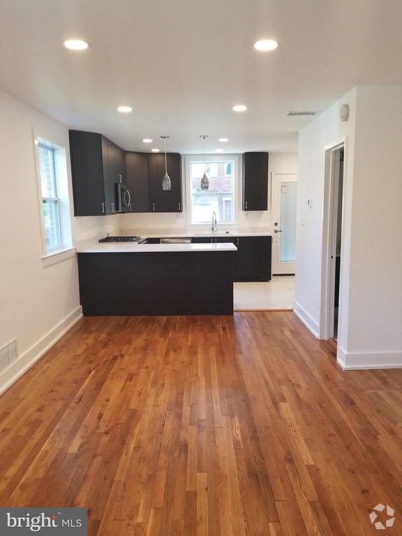 Building Photo - 3611 Edison St Rental