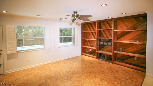 Photo - 1525 Covington Cir E