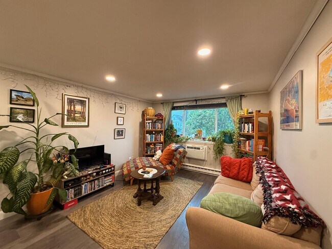 Photo - 326 Broadway