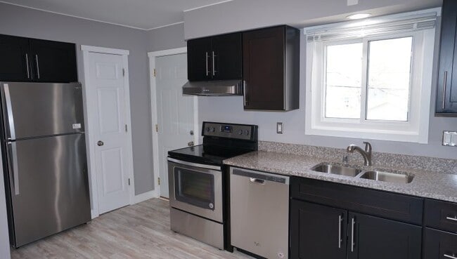 Building Photo - 2838 Coolidge St Unit C Rental