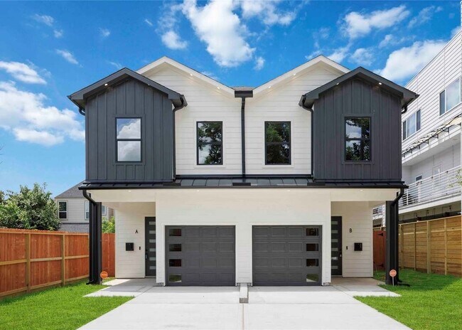 Building Photo - 217 Pheasant St