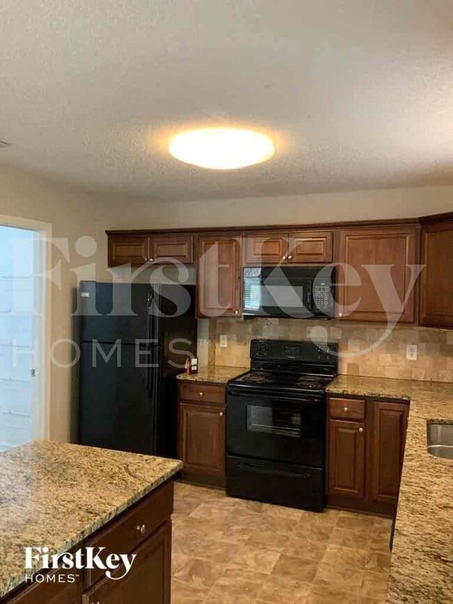 Photo - 341 Hill Crest Cir