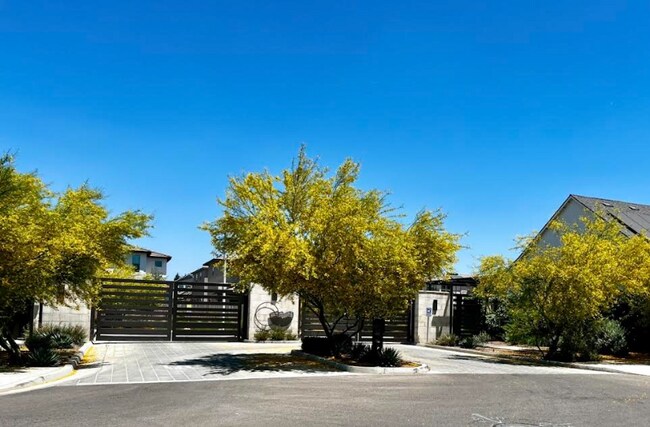 Photo - 2 W Good Ave