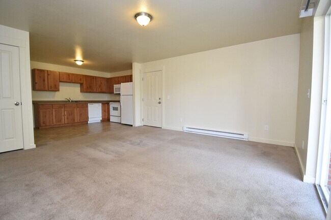 Photo - 2nd Floor 2 Bed 1 Bath in a Great Central Location! Nice Large Deck Close to Everything Unit 19