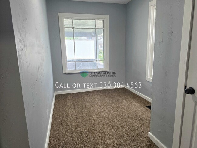885 Wales Rd NE Unit B