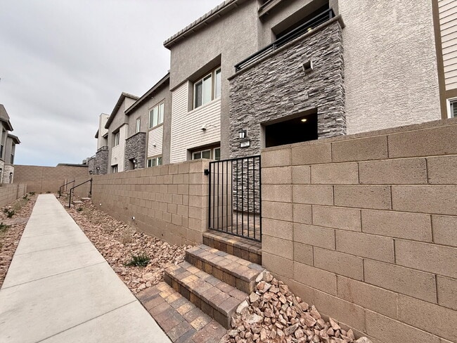 Photo - 3 BED 2.5 BATH 2 BALCONY 2 CAR GARAGE TOWNHOUSE IN HENDERSON FOR RENT!!
