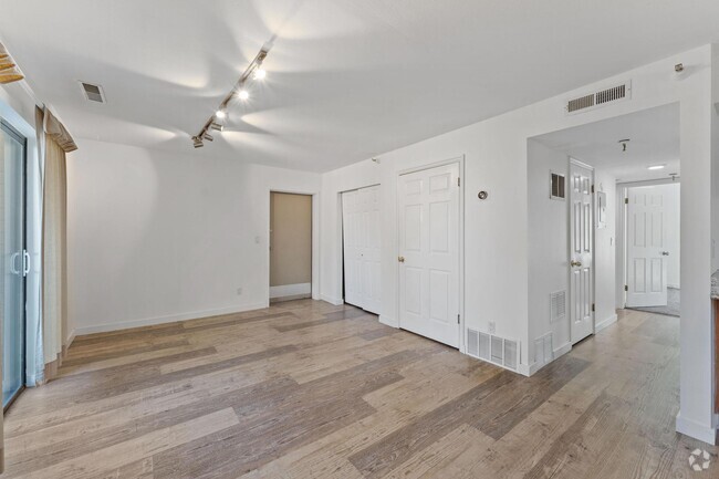 Building Photo - 1650 Upper Ironhorse Loop Unit I-4 Rental