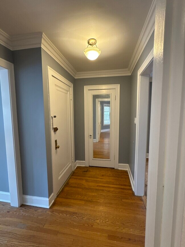 Photo - 5741 N Washtenaw Ave Unidad 1